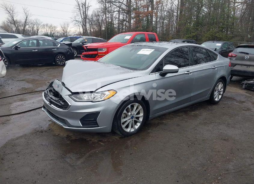 Photo 2 of 2020 Ford Fusion SE (VIN 3FA6P0HD0LR202599)