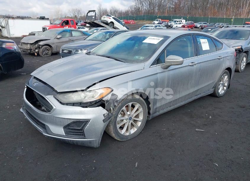 Photo 2 of 2020 Ford Fusion SE (VIN 3FA6P0HD0LR251835)