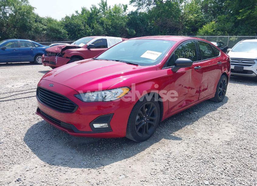 Photo 2 of 2020 Ford Fusion SE (VIN 3FA6P0HD0LR260647)