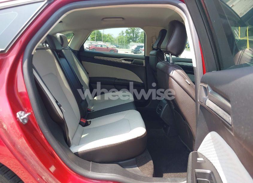 Photo 8 of 2020 Ford Fusion SE (VIN 3FA6P0HD0LR260647)