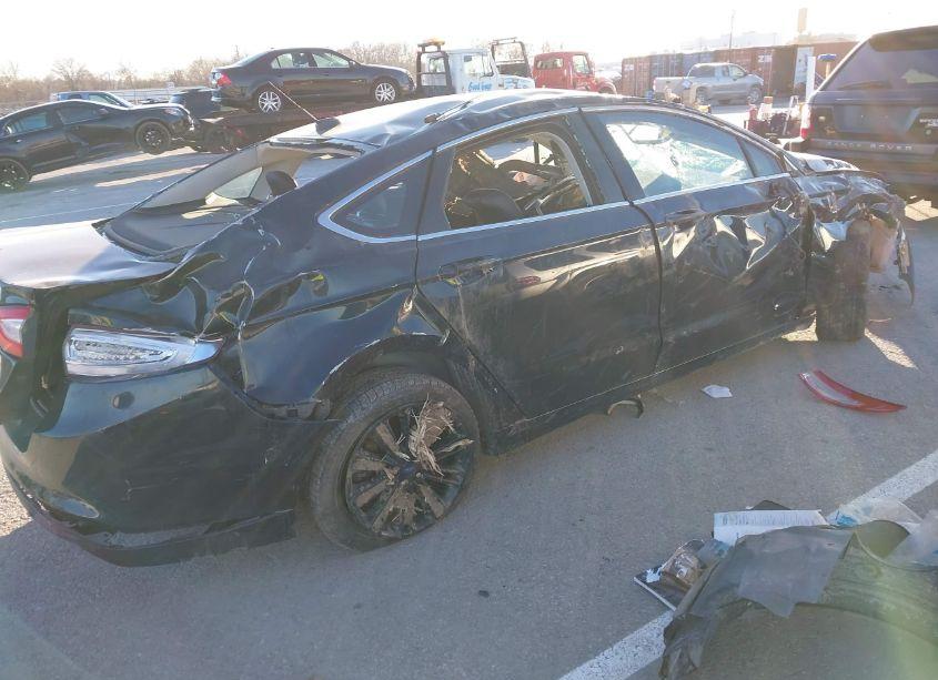 Photo 4 of 2014 Ford Fusion SE (VIN 3FA6P0HD1ER135076)