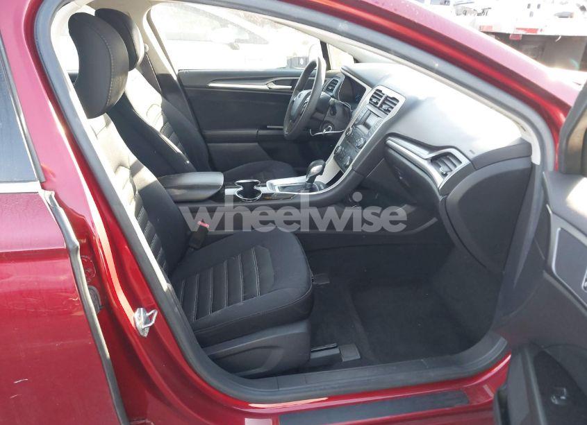 Photo 5 of 2014 Ford Fusion SE (VIN 3FA6P0HD1ER158504)