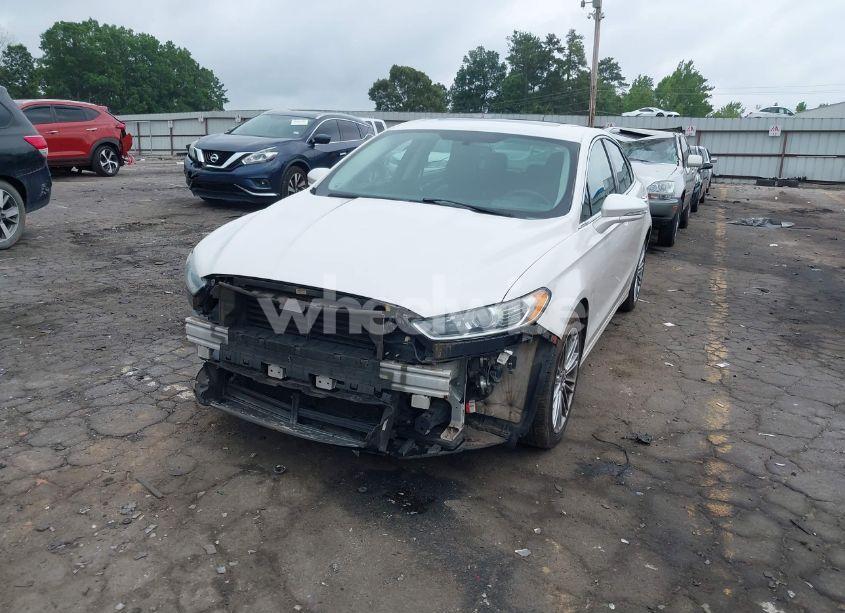 Photo 2 of 2014 Ford Fusion SE (VIN 3FA6P0HD1ER217096)