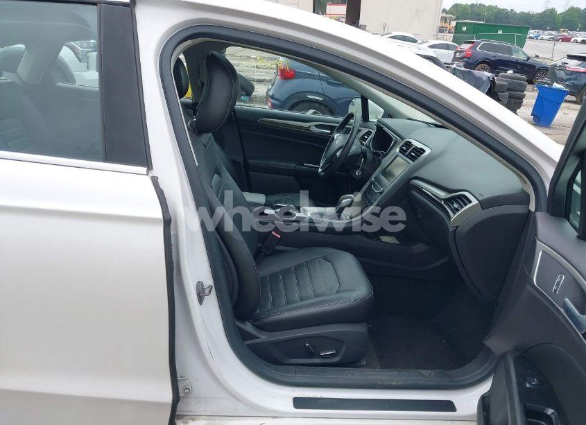 Photo 5 of 2014 Ford Fusion SE (VIN 3FA6P0HD1ER217096)