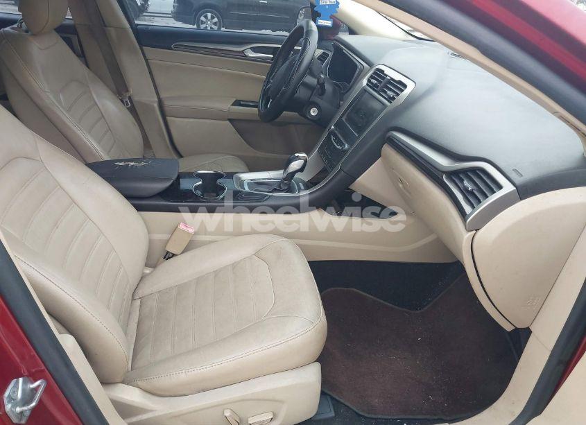 Photo 5 of 2014 Ford Fusion SE (VIN 3FA6P0HD1ER217423)