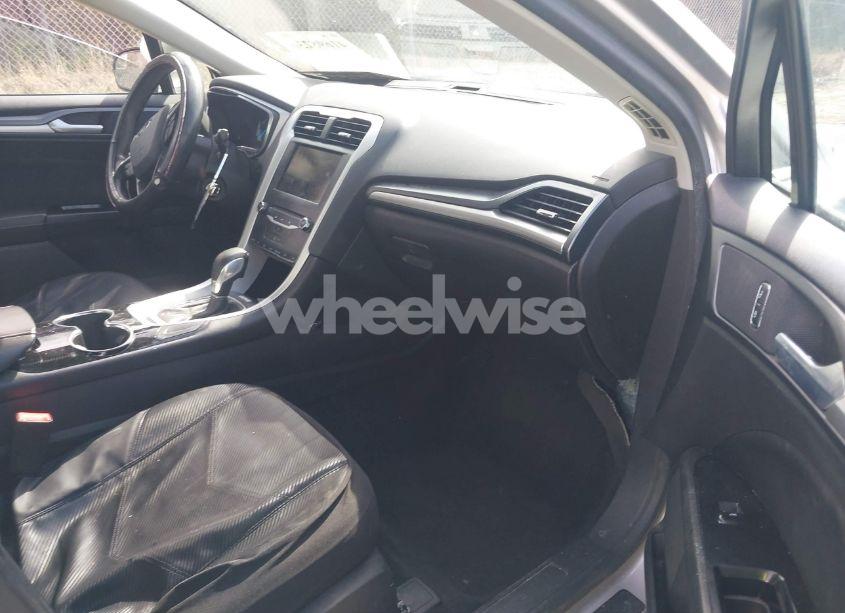 Photo 5 of 2014 Ford Fusion SE (VIN 3FA6P0HD1ER220368)