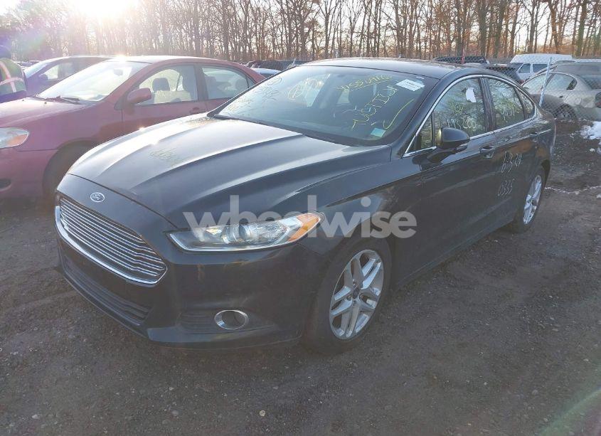 Photo 2 of 2014 Ford Fusion SE (VIN 3FA6P0HD1ER305484)