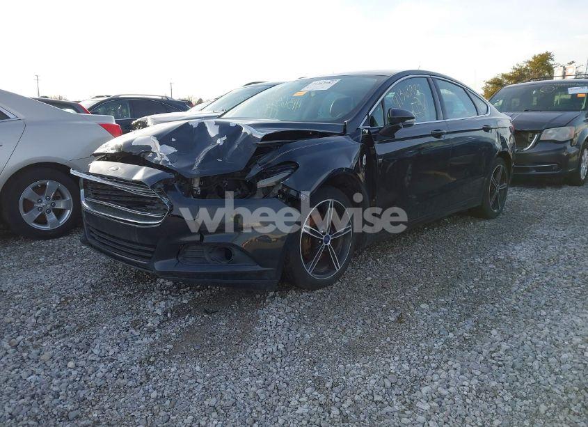 Photo 2 of 2015 Ford Fusion SE (VIN 3FA6P0HD1FR159623)