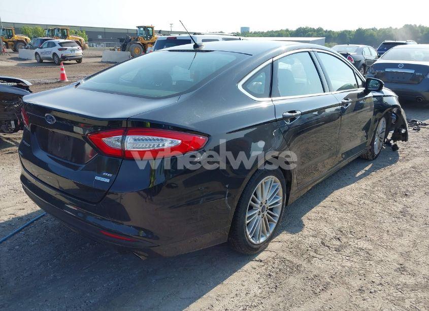 Photo 4 of 2015 Ford Fusion SE (VIN 3FA6P0HD1FR221473)