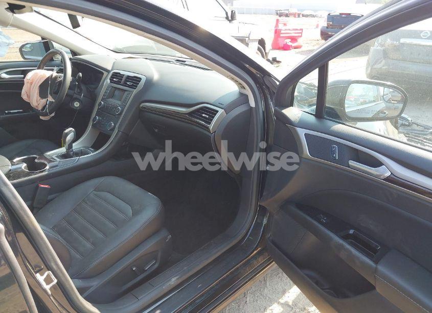 Photo 5 of 2015 Ford Fusion SE (VIN 3FA6P0HD1FR221473)