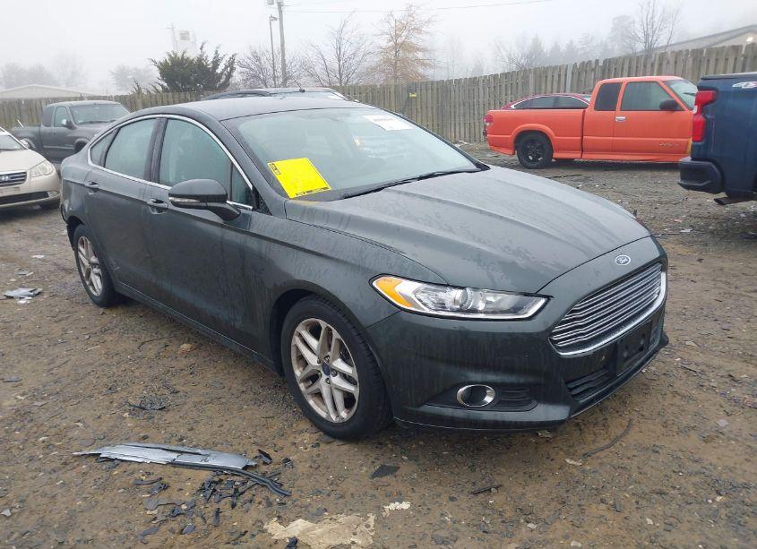 2016 Ford Fusion SE (VIN 3FA6P0HD1GR135775) main photo