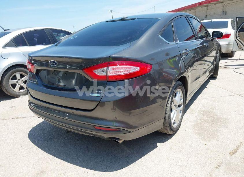 Photo 4 of 2016 Ford Fusion SE (VIN 3FA6P0HD1GR140166)