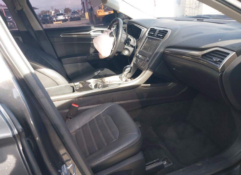 Photo 5 of 2016 Ford Fusion SE (VIN 3FA6P0HD1GR342859)