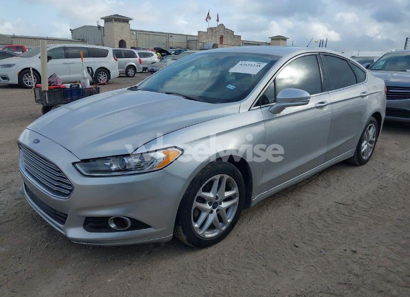 Photo 2 of 2016 Ford Fusion SE (VIN 3FA6P0HD1GR344711)