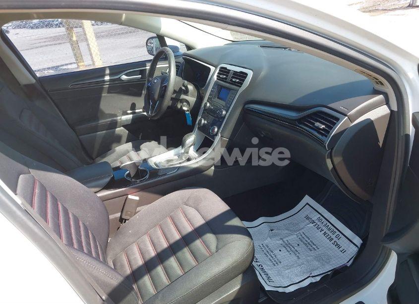 Photo 5 of 2016 Ford Fusion SE (VIN 3FA6P0HD1GR367745)