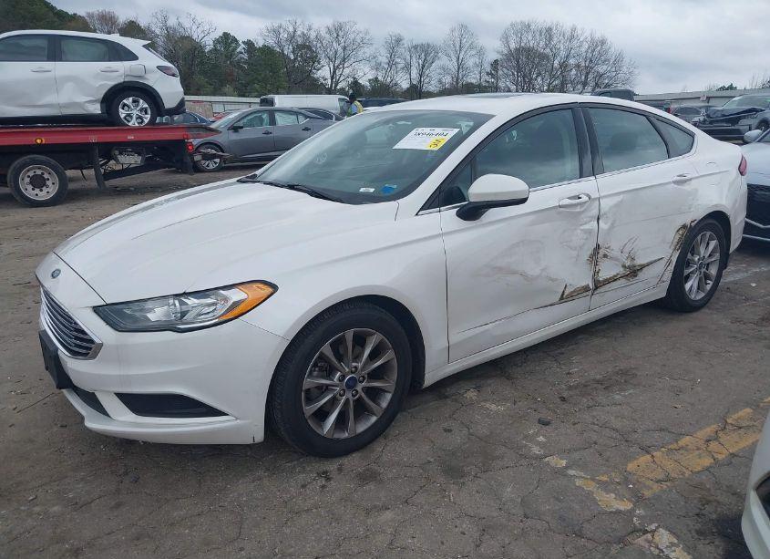 Photo 2 of 2017 Ford Fusion SE (VIN 3FA6P0HD1HR107198)