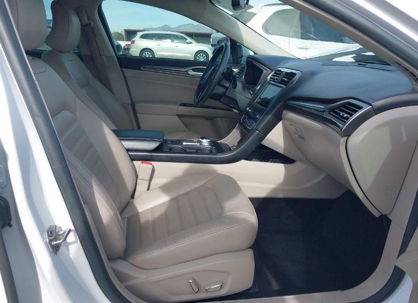 Photo 5 of 2017 Ford Fusion SE (VIN 3FA6P0HD1HR167787)