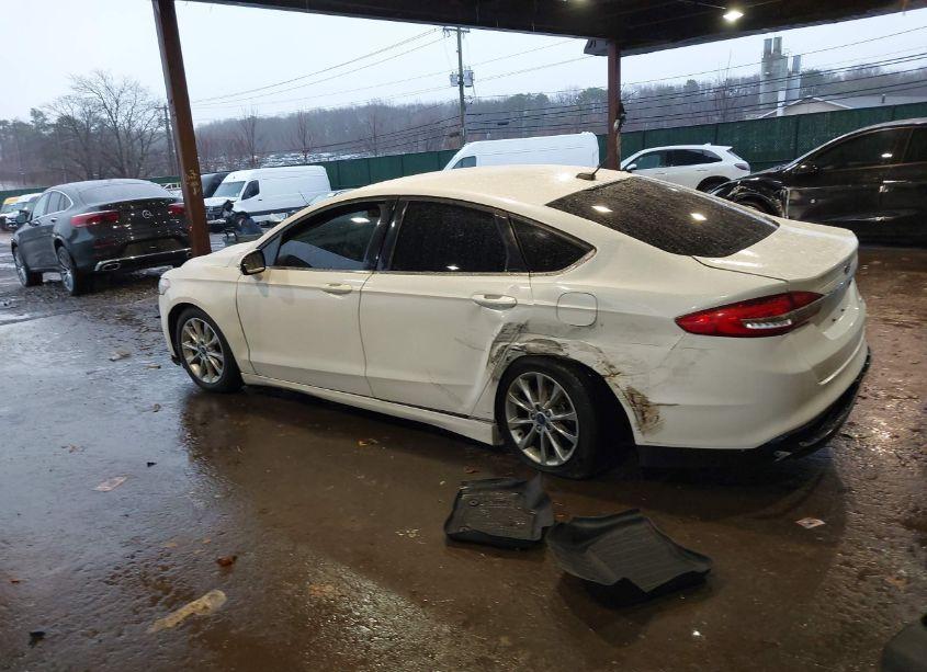 Photo 3 of 2017 Ford Fusion SE (VIN 3FA6P0HD1HR241161)