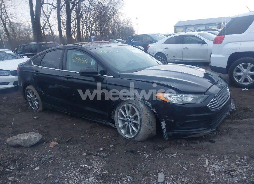2017 Ford Fusion SE (VIN 3FA6P0HD1HR256808) main photo