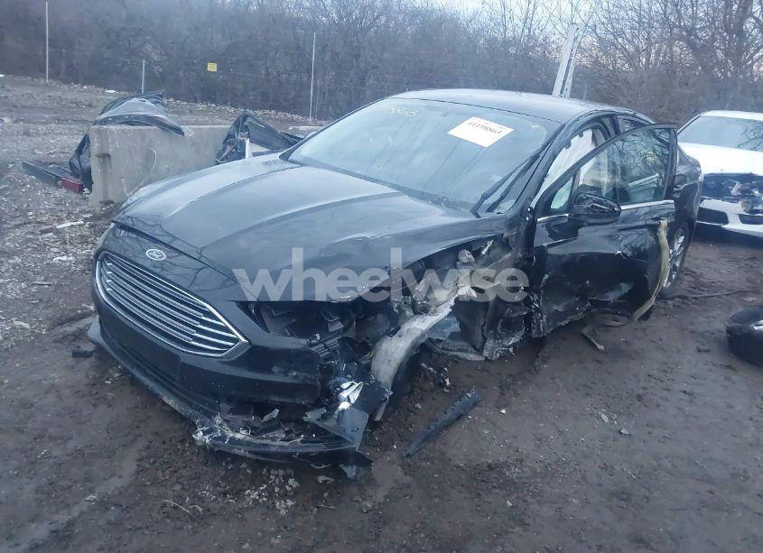 Photo 2 of 2017 Ford Fusion SE (VIN 3FA6P0HD1HR256808)