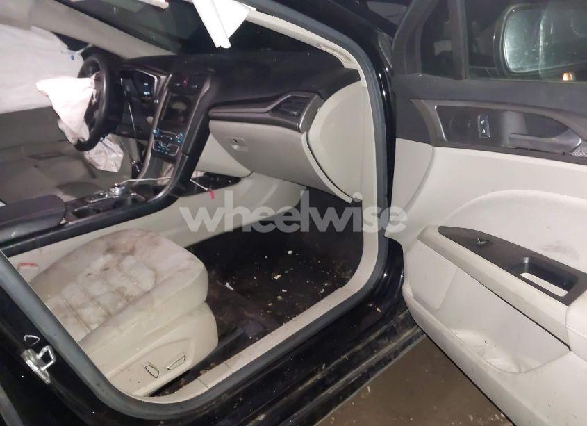 Photo 5 of 2017 Ford Fusion SE (VIN 3FA6P0HD1HR256808)