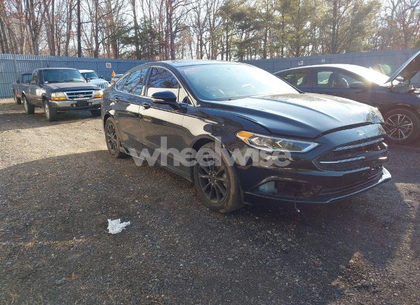 2017 Ford Fusion SE (VIN 3FA6P0HD1HR257831) main photo