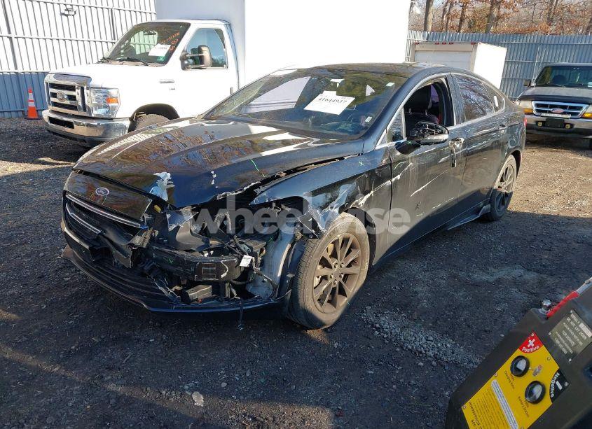 Photo 2 of 2017 Ford Fusion SE (VIN 3FA6P0HD1HR257831)