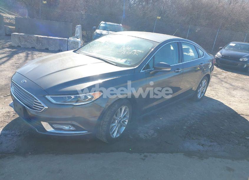 Photo 2 of 2017 Ford Fusion SE (VIN 3FA6P0HD1HR268456)