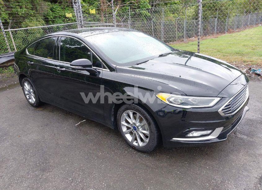 2017 Ford Fusion SE (VIN 3FA6P0HD1HR292109) main photo