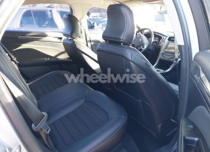 Photo 8 of 2017 Ford Fusion SE (VIN 3FA6P0HD1HR298153)