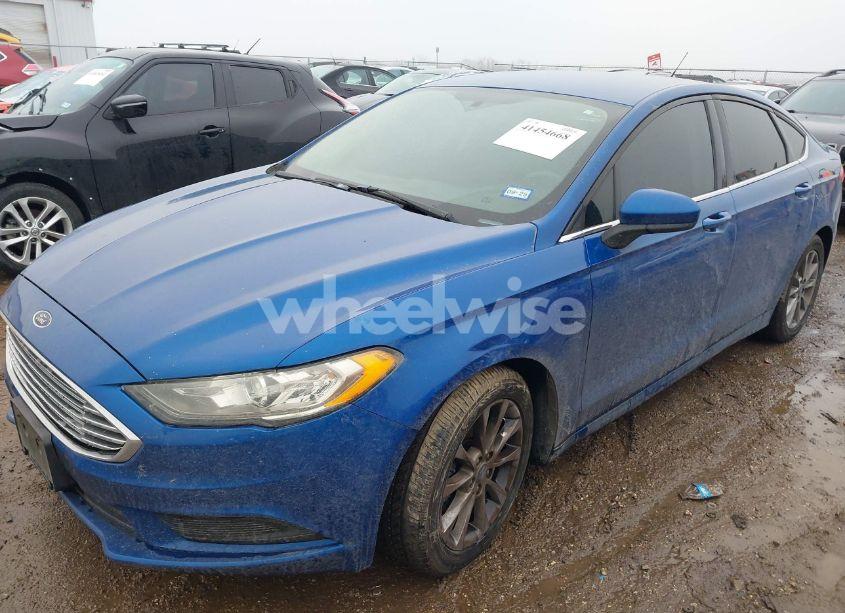 Photo 2 of 2017 Ford Fusion SE (VIN 3FA6P0HD1HR299092)