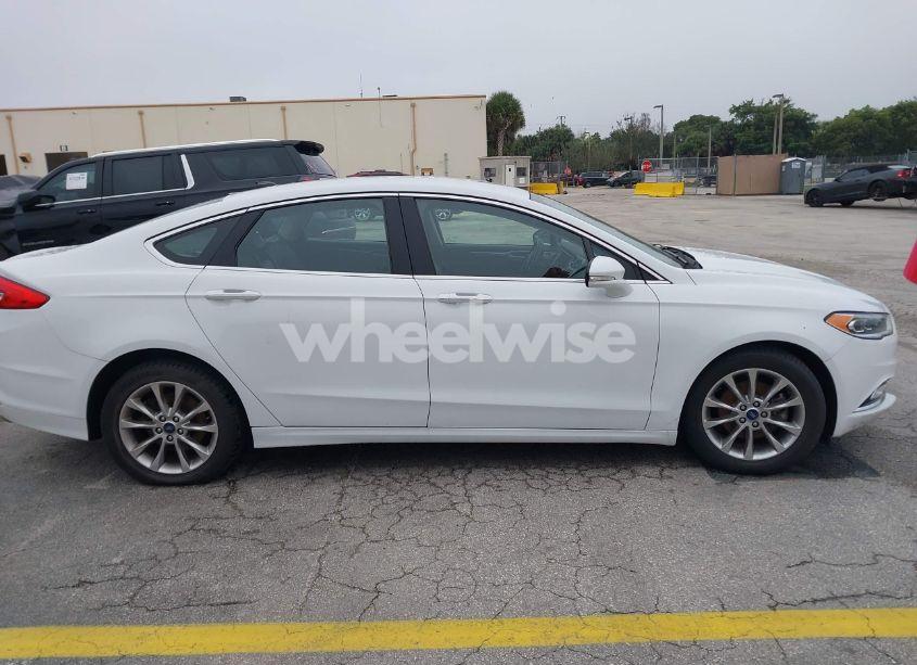 Photo 13 of 2017 Ford Fusion SE (VIN 3FA6P0HD1HR317302)