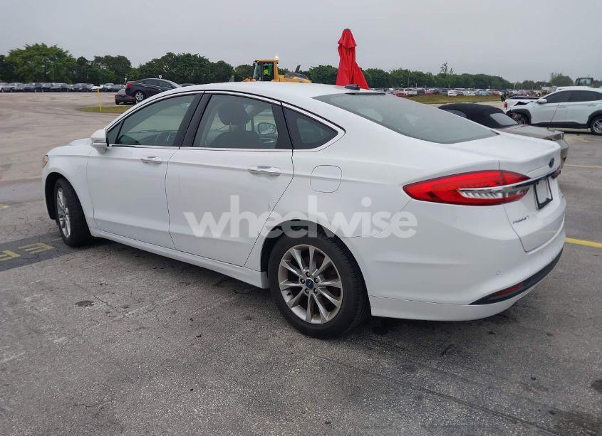 Photo 3 of 2017 Ford Fusion SE (VIN 3FA6P0HD1HR317302)