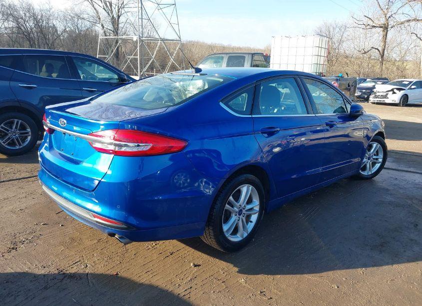 Photo 4 of 2018 Ford Fusion SE (VIN 3FA6P0HD1JR142944)