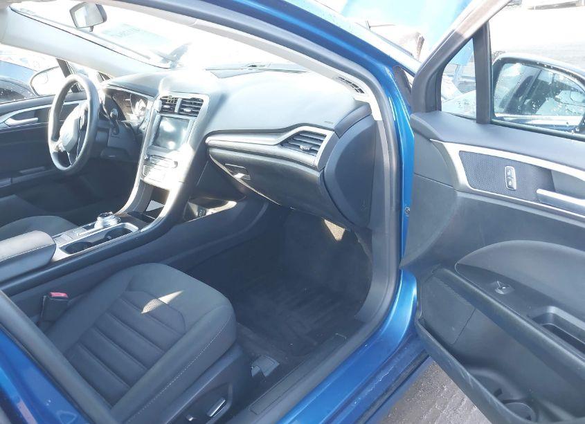 Photo 5 of 2018 Ford Fusion SE (VIN 3FA6P0HD1JR142944)