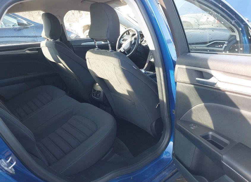 Photo 8 of 2018 Ford Fusion SE (VIN 3FA6P0HD1JR142944)