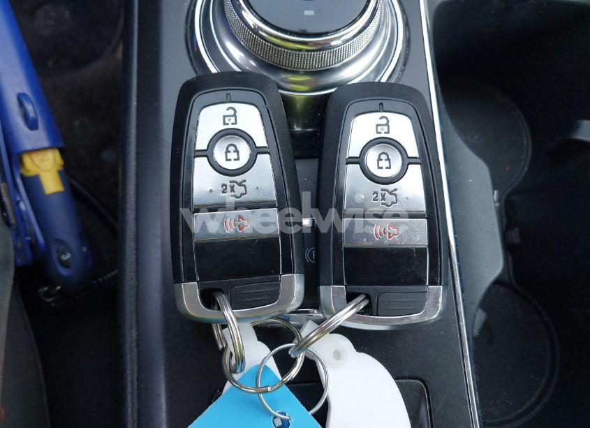 Photo 11 of 2018 Ford Fusion SE (VIN 3FA6P0HD1JR196339)