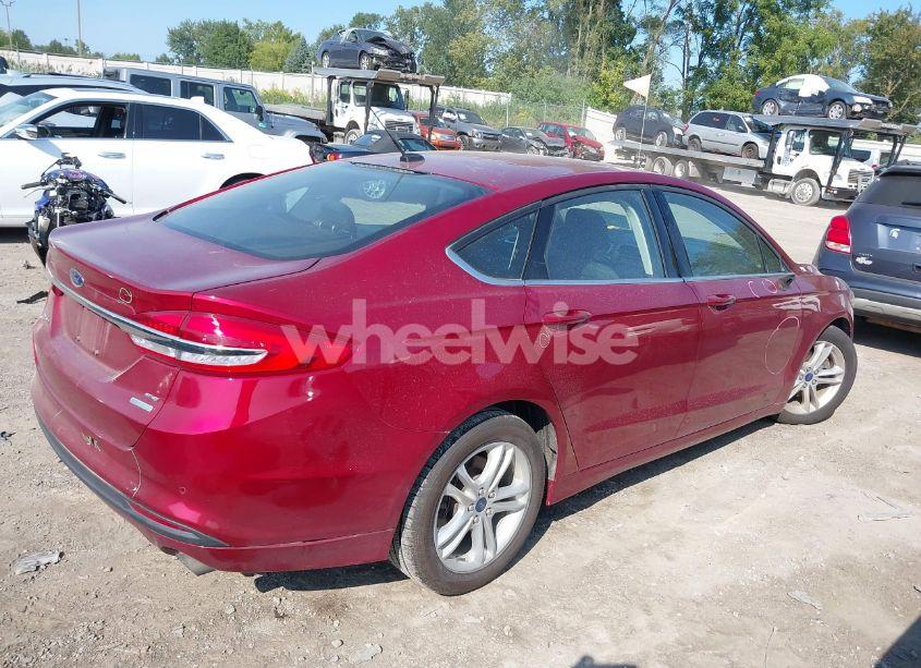 Photo 4 of 2018 Ford Fusion SE (VIN 3FA6P0HD1JR196339)