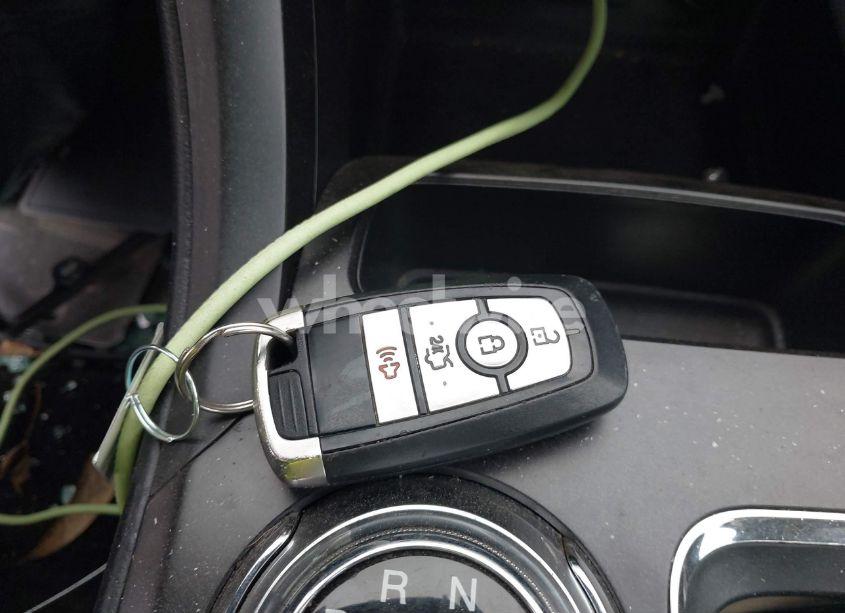 Photo 11 of 2018 Ford Fusion SE (VIN 3FA6P0HD1JR196437)