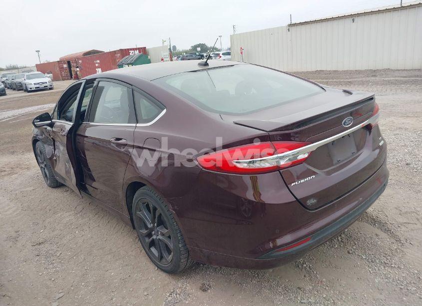 Photo 3 of 2018 Ford Fusion SE (VIN 3FA6P0HD1JR196437)