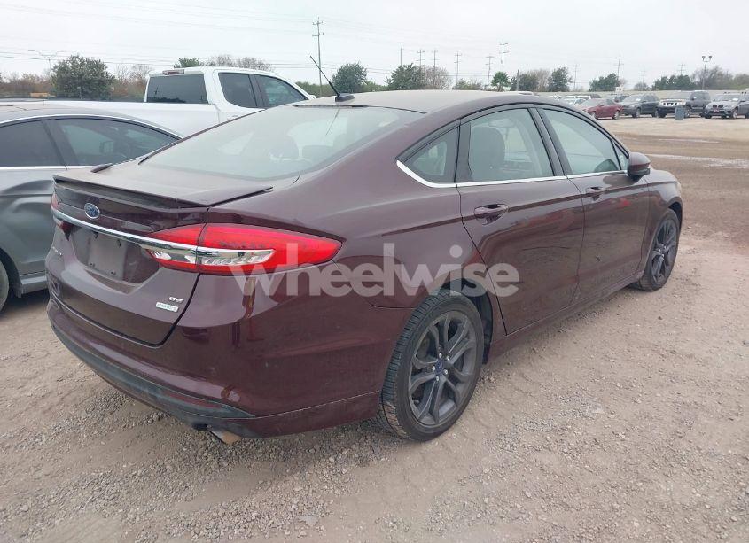 Photo 4 of 2018 Ford Fusion SE (VIN 3FA6P0HD1JR196437)