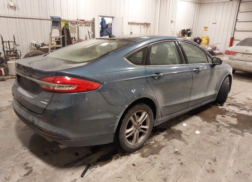 Photo 4 of 2018 Ford Fusion SE (VIN 3FA6P0HD1JR224639)