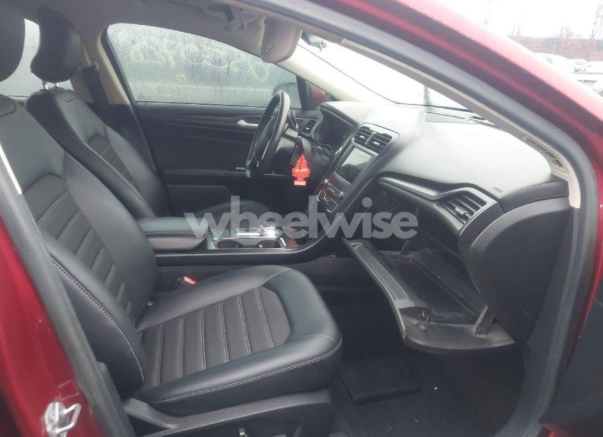 Photo 5 of 2018 Ford Fusion SE (VIN 3FA6P0HD1JR256877)