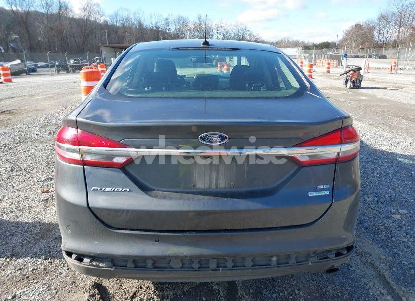 Photo 16 of 2018 Ford Fusion SE (VIN 3FA6P0HD1JR283027)