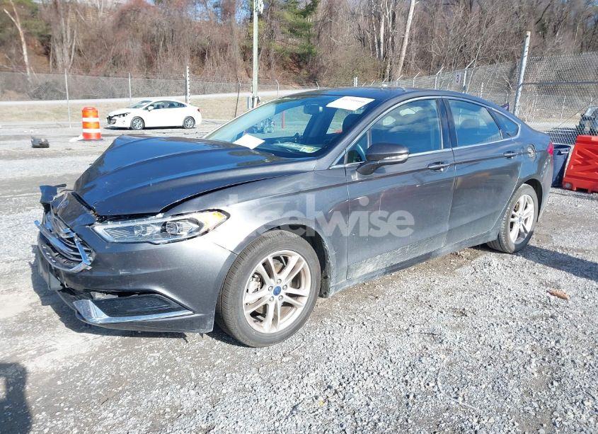 Photo 2 of 2018 Ford Fusion SE (VIN 3FA6P0HD1JR283027)