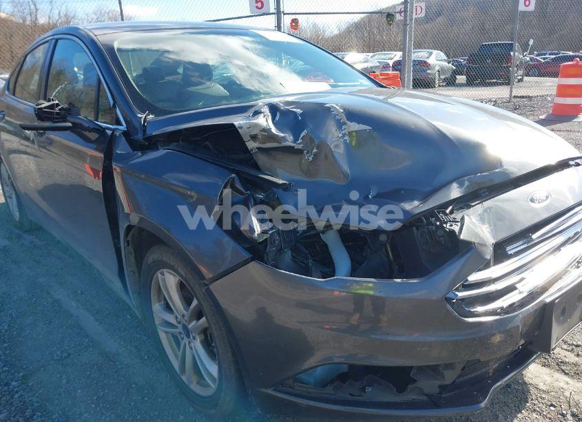 Photo 6 of 2018 Ford Fusion SE (VIN 3FA6P0HD1JR283027)