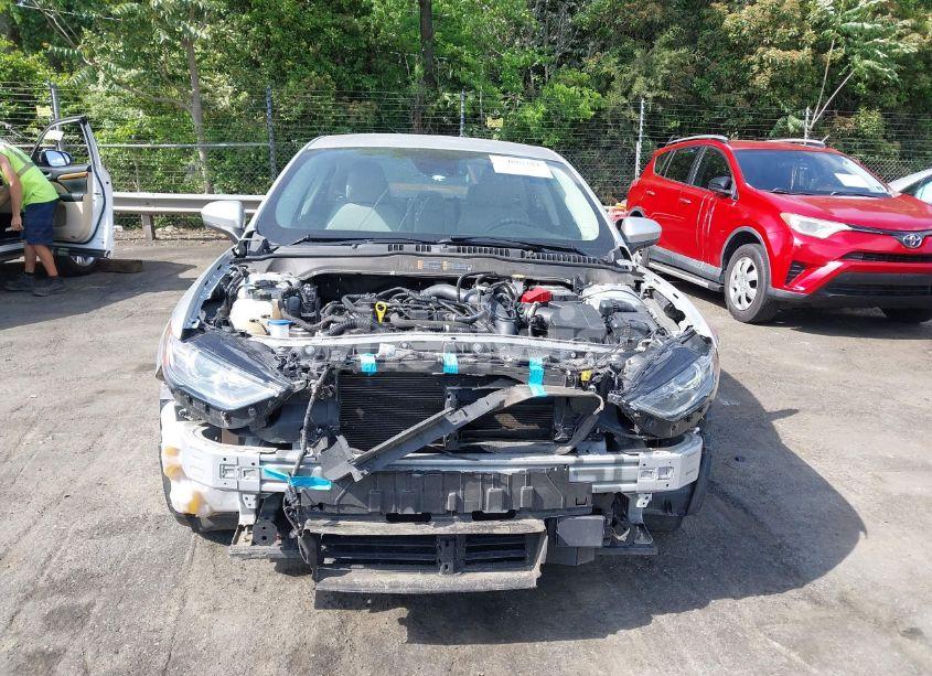 Photo 12 of 2019 Ford Fusion SE (VIN 3FA6P0HD1KR126681)