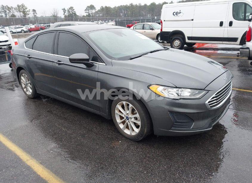 2019 Ford Fusion SE (VIN 3FA6P0HD1KR142346) main photo