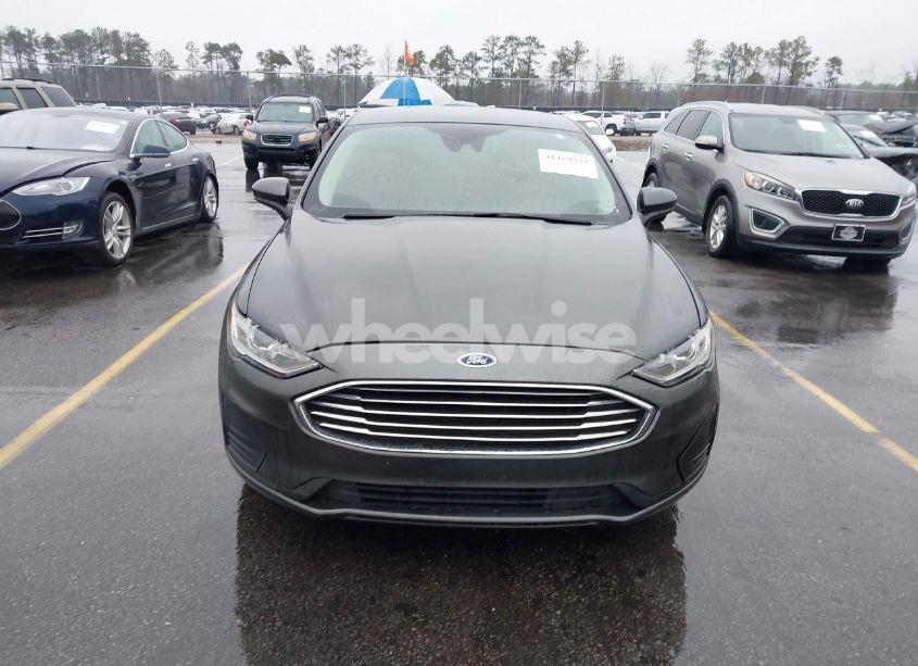 Photo 12 of 2019 Ford Fusion SE (VIN 3FA6P0HD1KR142346)