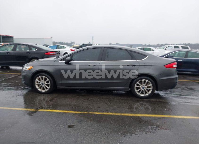 Photo 14 of 2019 Ford Fusion SE (VIN 3FA6P0HD1KR142346)